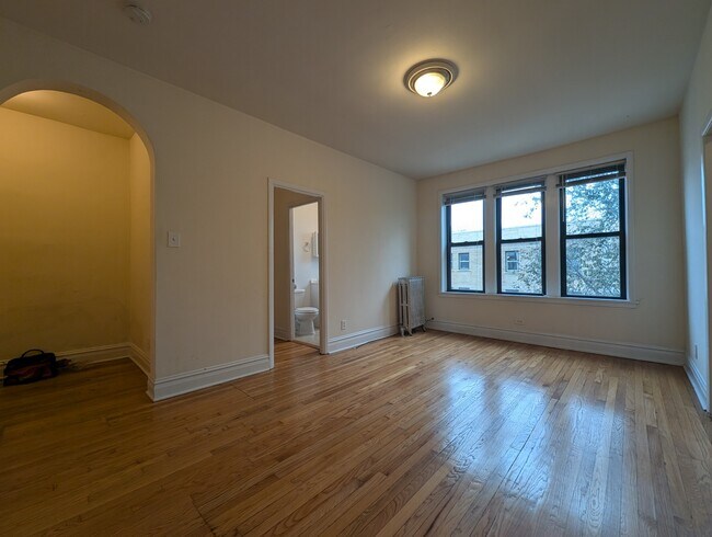 Photo - 2704 N Sawyer Ave Unit 315
