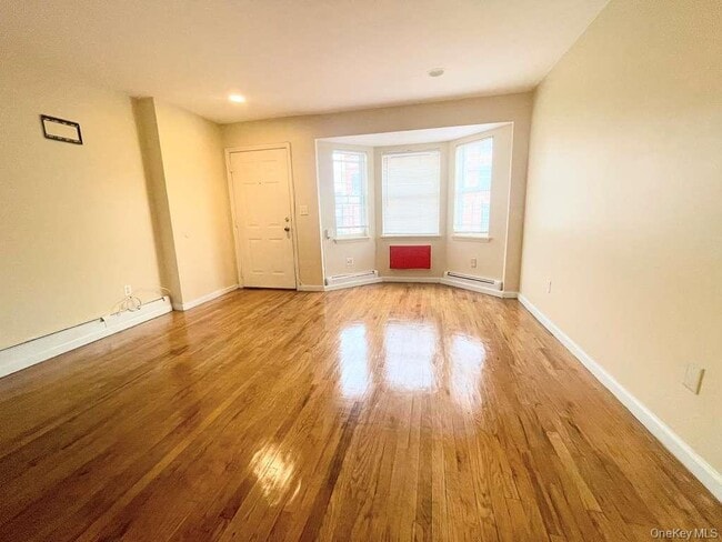 Building Photo - 405 Essex St Unit 2