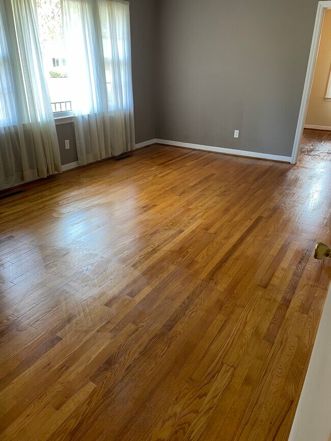 Photo - 703 W 21st St