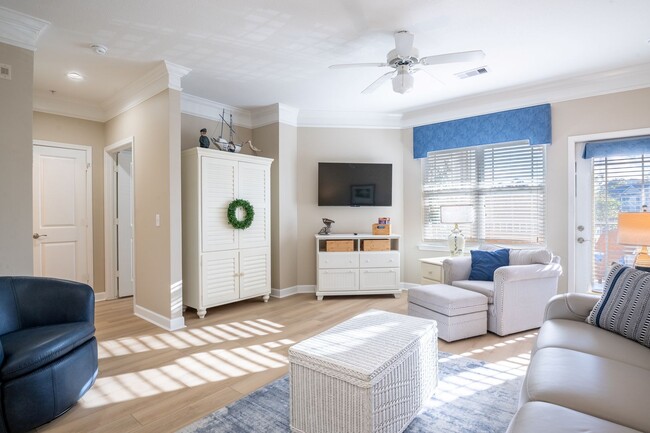 Photo - CALLING ALL GOLF ENTHUSIASTS!!! PERFECT OF... Unit 5, #16