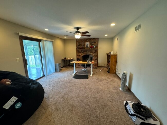 Photo - 1013 E Benton Ave