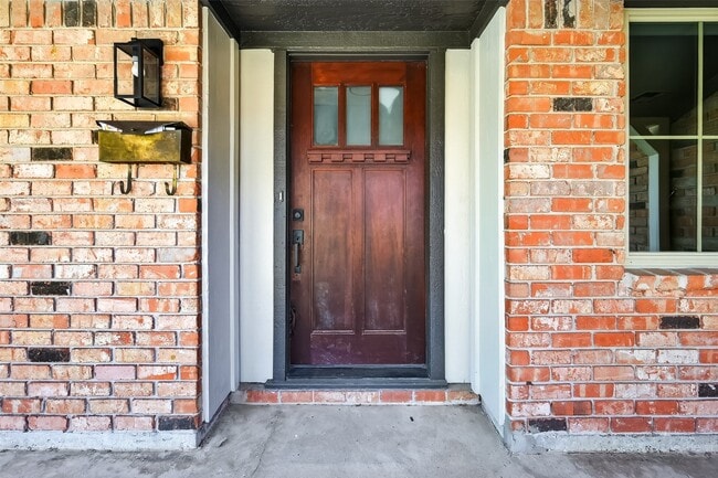 Photo - 1906 Shadow Bend Dr
