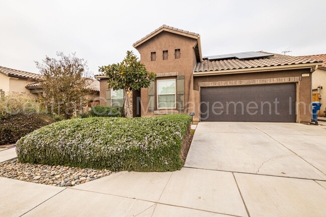 Photo - Large 4 Bedroom/2 Bath Home with Solar in Gossamer Grove - $2595 Per Month!