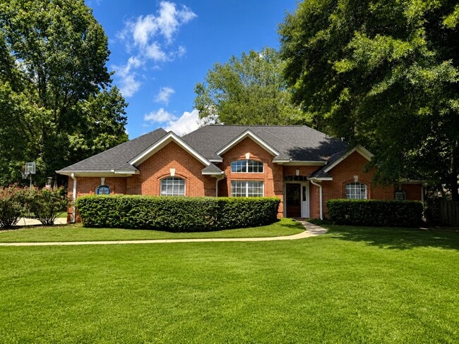 Building Photo - 206 Hunnington Dr