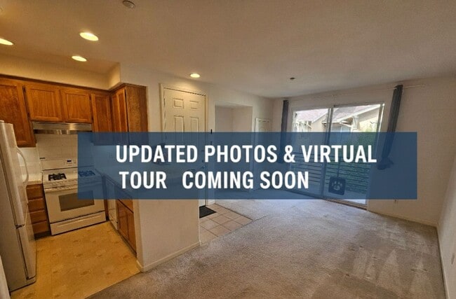 Building Photo - Modern, Private 2 Bed/2 Bath Condo with At...