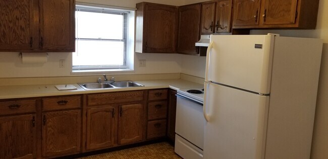 Photo - 26 W Main St