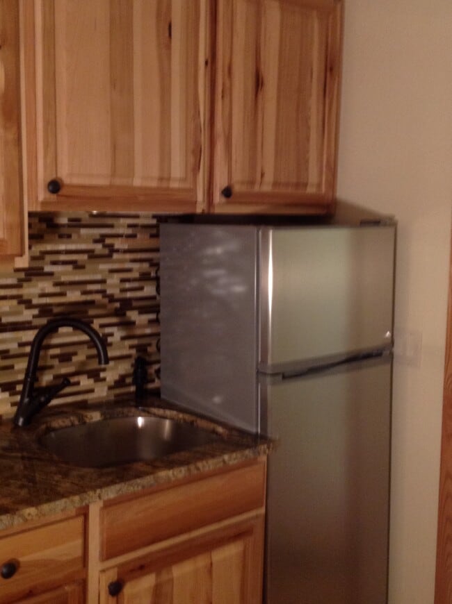 Kitchen - 651 W. Pacific Avenue Unit B113