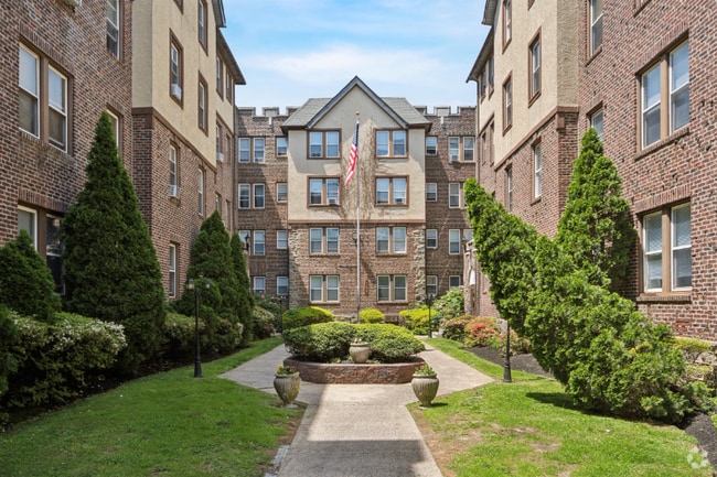 Building Photo - 243 W Tulpehocken St Unit 101 Rental
