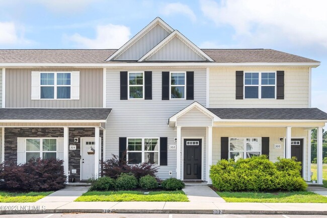 Building Photo - Modern Sneads Ferry Townhome with Private Fenced Yard