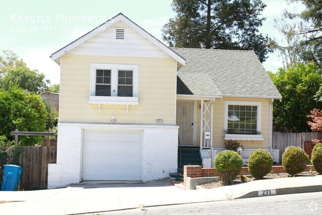 Building Photo - Coming soon! Lovely home on corner lot wit...