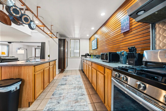 Photo - 383 Oxford St Unit 6