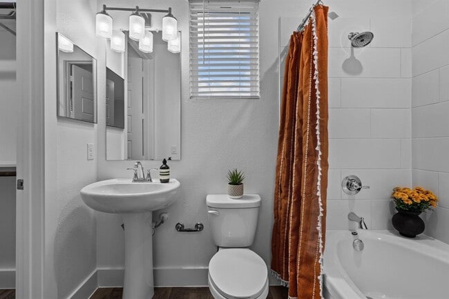 Photo - 1664 Hillside Terrace