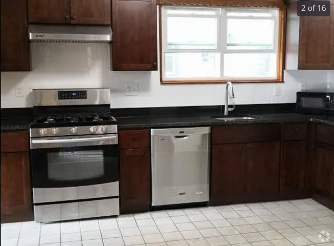 Building Photo - 24 Hardwick St Unit 1 Rental