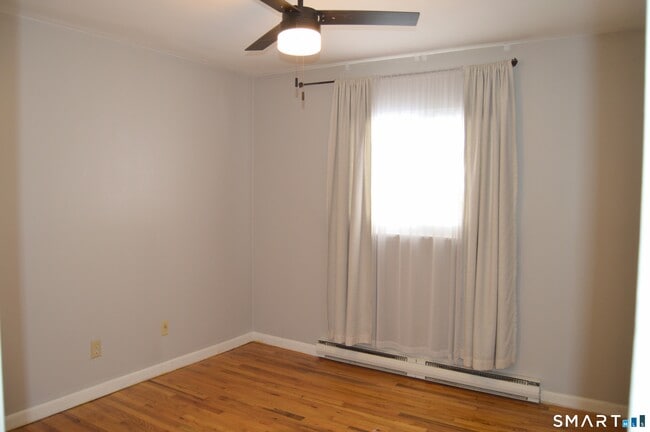 Photo - 1660 Farmington Ave Unit 4