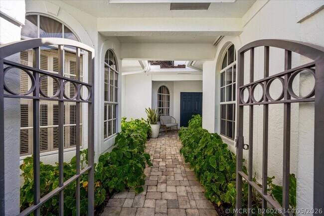 Photo - 2466 Muir Cir