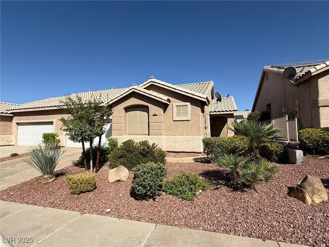 Building Photo - 200 Twin Creek Rental