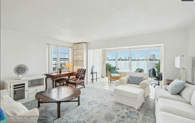 Photo - 360 Wilma Cir Unit 3