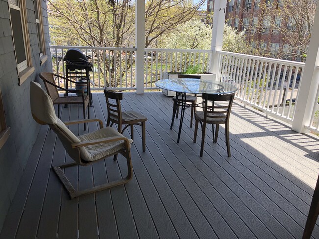 Building Photo - 268 Broadway Unit 3