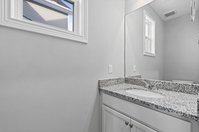 Photo - 105 Lambert Fld