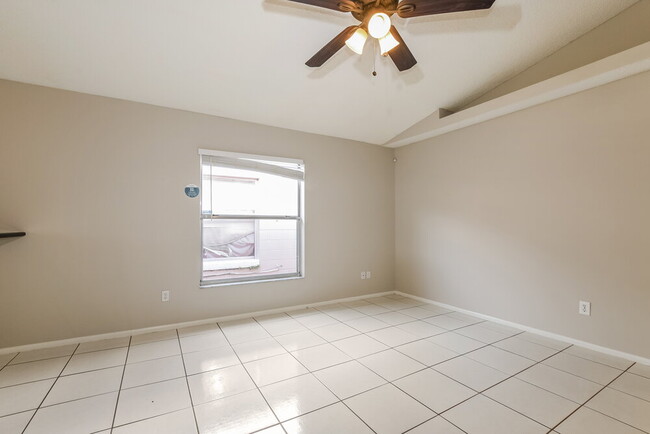 Photo - 1793 Chatham Cir