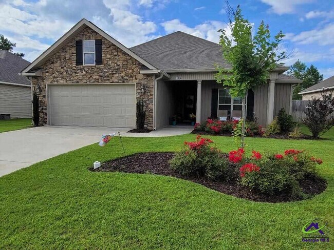 Photo - 104 Loneoak Trl House
