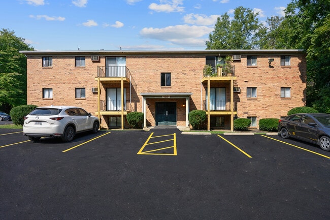 Building Photo - 40 High Meadow Ln Unit 20-12 Rental