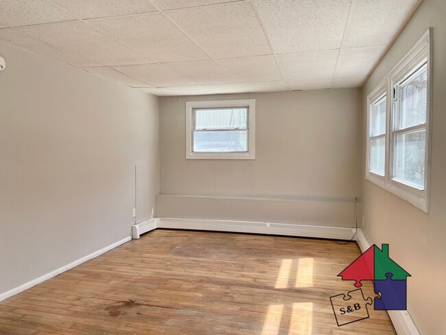 Photo - 13-17 Warren St Unit 2