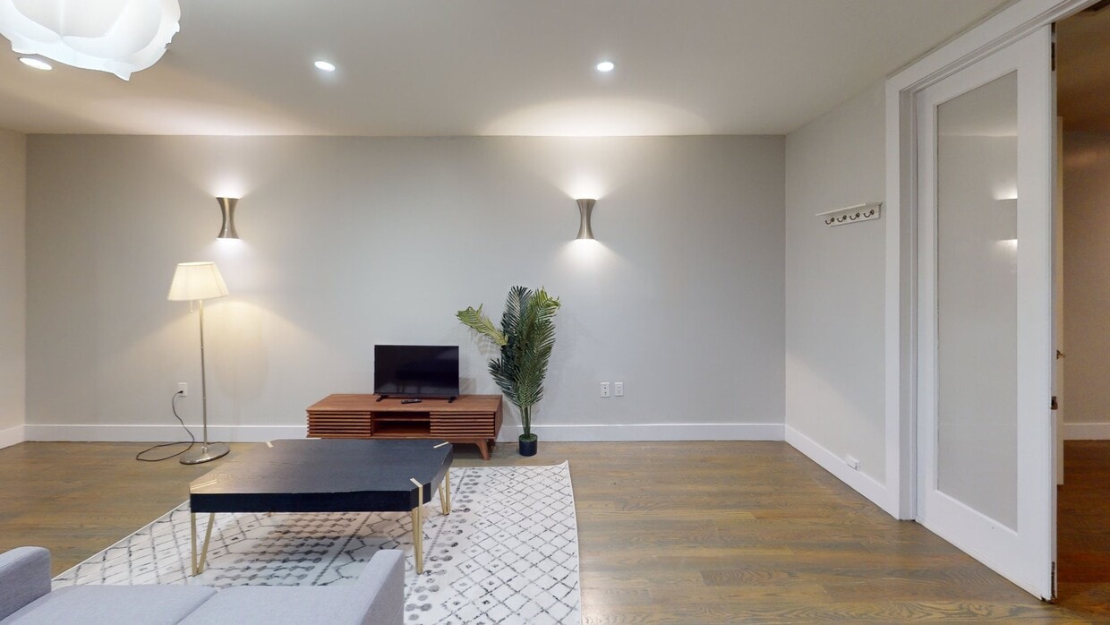 Photo - Private bedroom in 3 bed/3 bath Home