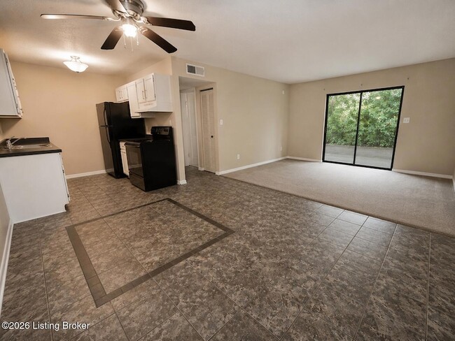 Photo - 6522 Six Mile Ln