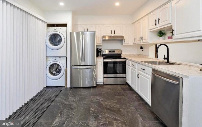 Photo - 1139 Thackary Ct