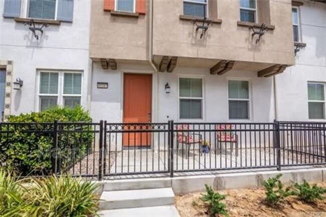 Building Photo - 40347 Calle Real