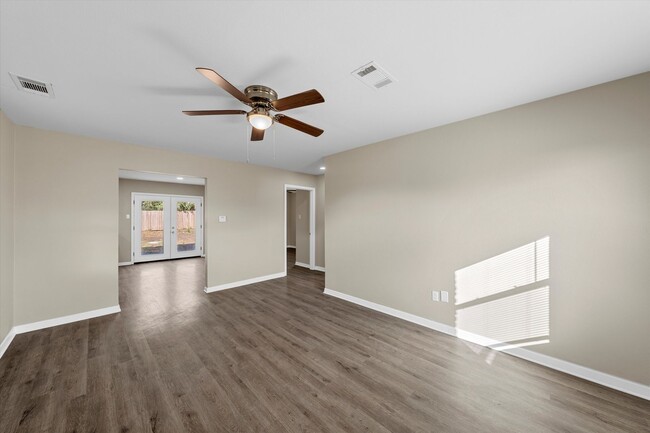 112 Shirley Dr