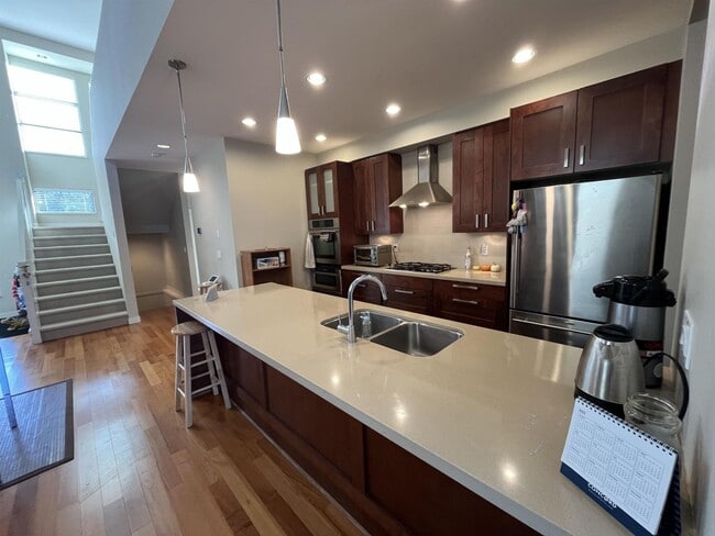 Photo - 2603 162ND St