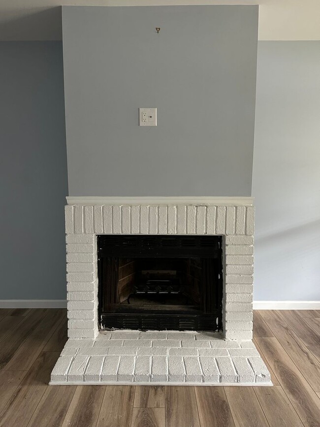 Photo - 18 Harrington Ln