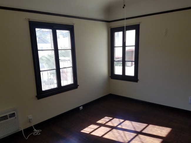 Photo - 2137 Vine St