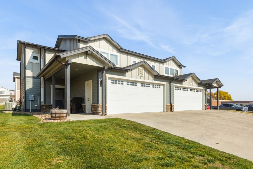 Creekstone apartments — community photo