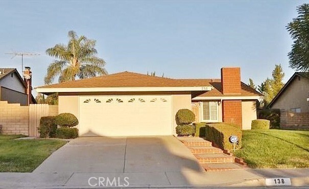 Photo - 138 Oakwell Dr House