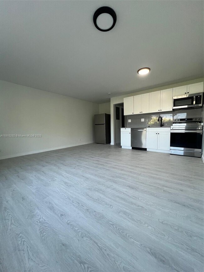 Photo - 1831 NE 56th St Unit 2