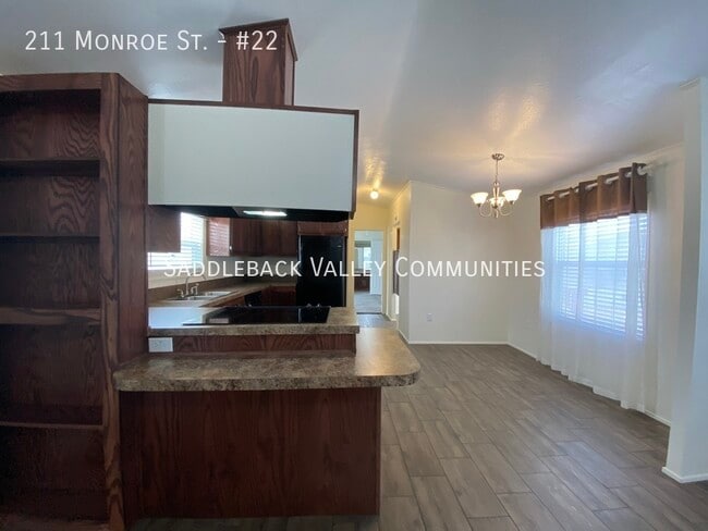 Photo - 211 Monroe St