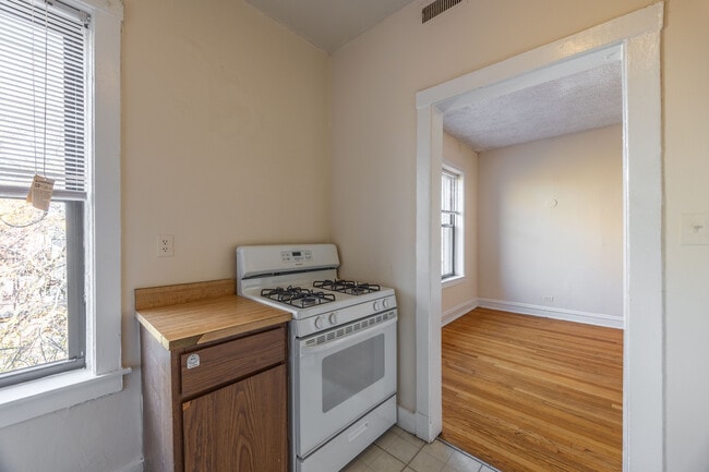 Photo - 3519 N Racine Ave Unit W1