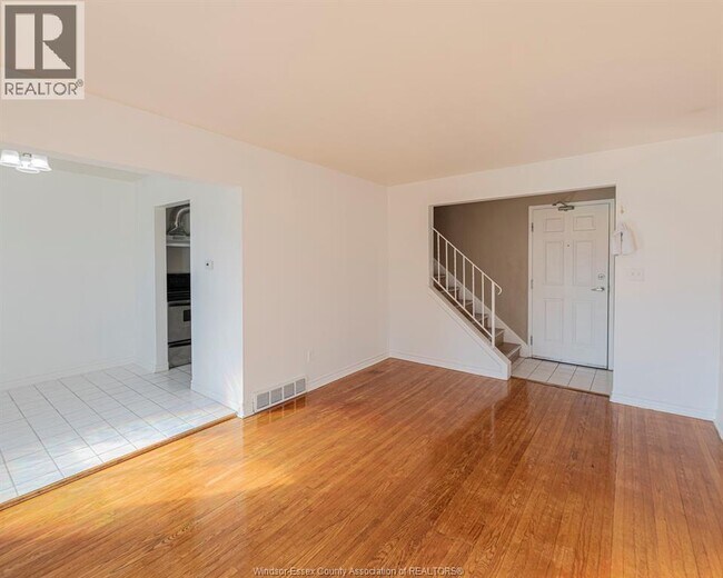 Photo - 1900 Columbia Ct