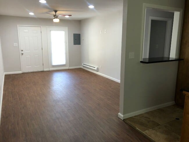 Building Photo - 1bed 1bath Apartment Unit 1525-A