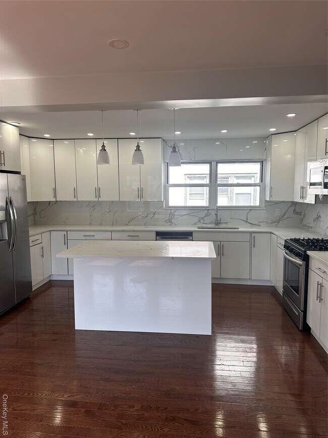 Photo - 1 Greendale Ave