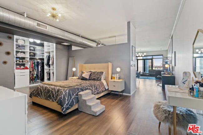 Photo - 1111 S Grand Ave Unit 716