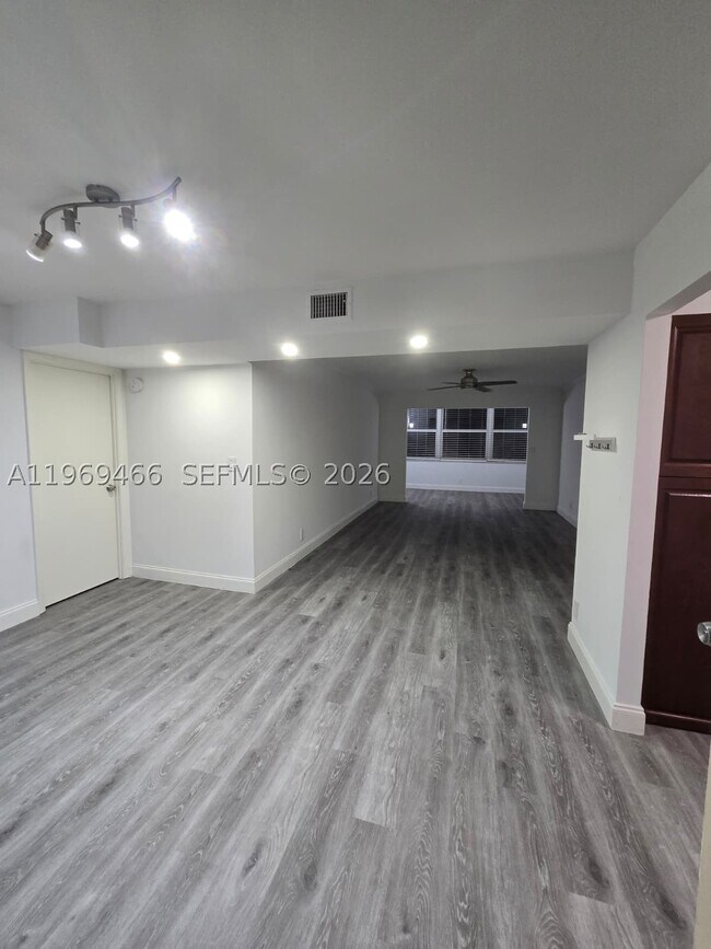 Photo - 6500 Cypress Rd Unit 301