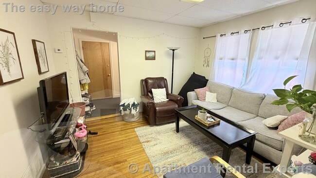 Photo - 35 Burnside Ave Unidad #2