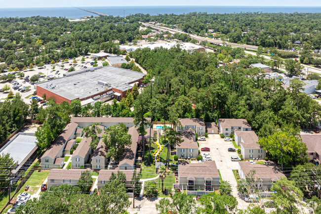 Aerial - Woodland Trace Apartments