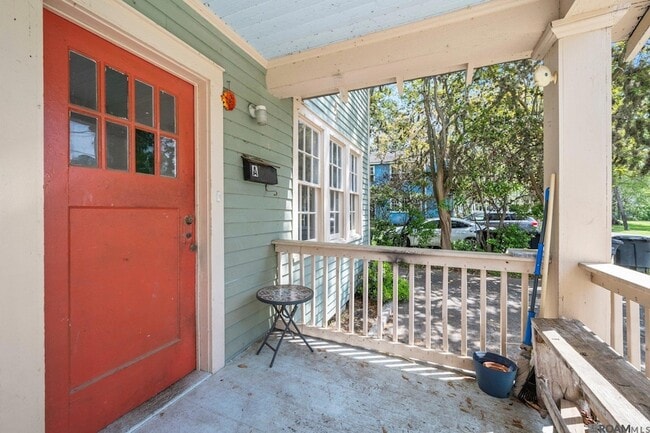 Photo - 3243 Ivanhoe St