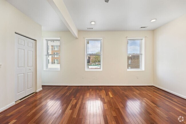 Building Photo - 806 Kennedy St NW Unit #2 Rental