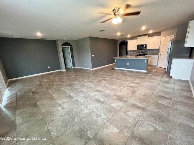 3743 Coachman Ln SE